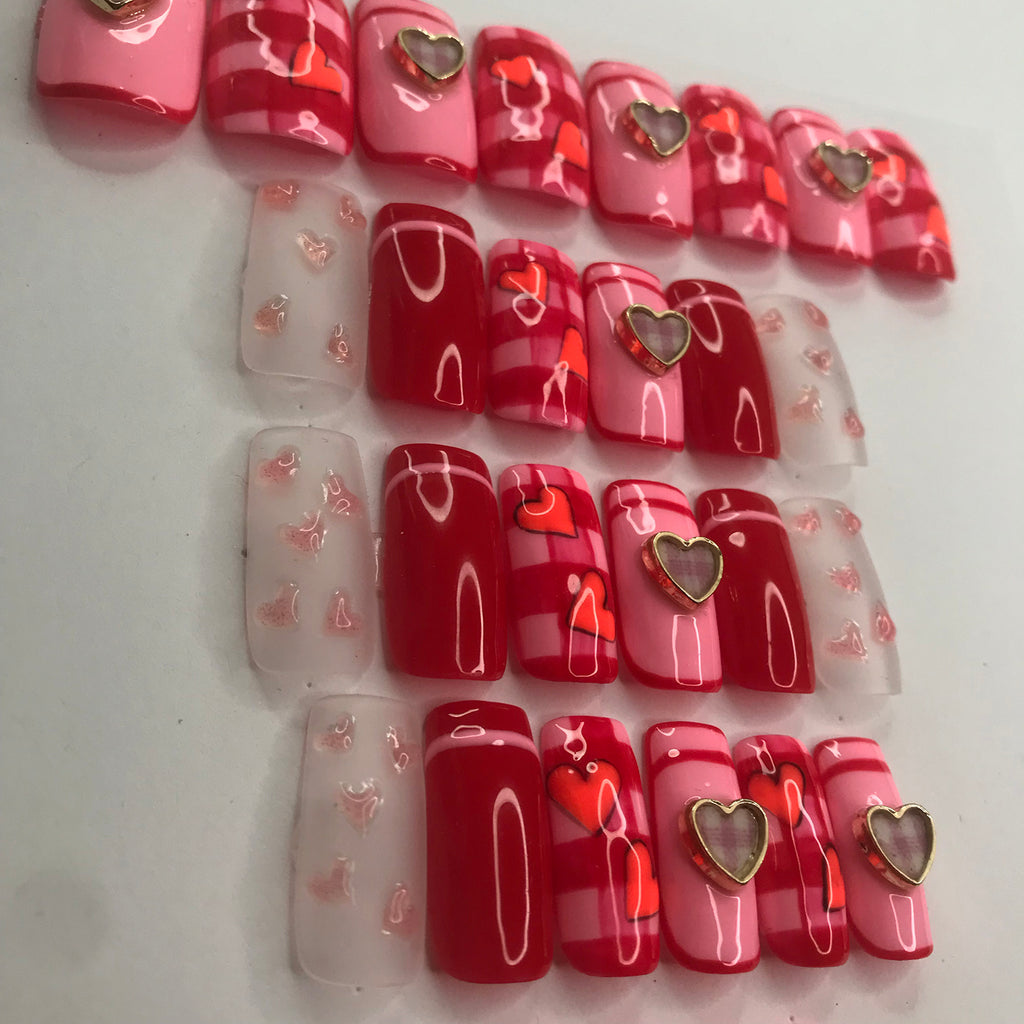 E s c_ LONG SQUARE PRESS-ON NAILS with hearts and gingham detail